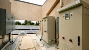 elektrische Wechselrichter und Solarmodule